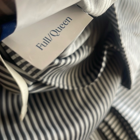 Classic Percale Duvet Cover, Graphite and Steel Oxford Stripe, Full/Queen - Picture 3 of 4